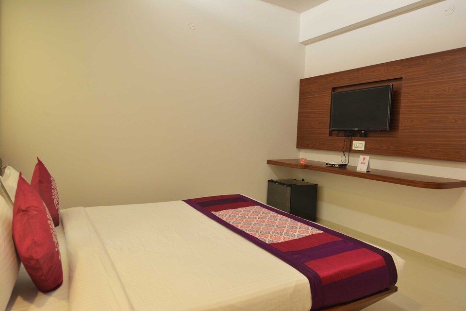 OYO 3652 Hotel Pallav, Kalawad Road Rajkot, Rajkot